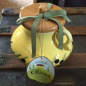 Cucina Toscana olive jar main color yellow